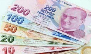 الليرة التركية تهوي إلى مستوى تاريخي مقابل الدولار الأمريكي
