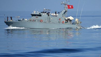 البحرية التونسية تنتشل جثث 6 مهاجرين ومخاوف من غرق نحو 30 آخرين قبالة سواحلها