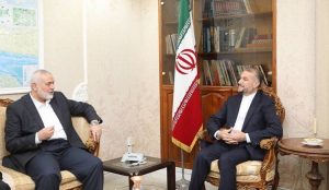 إسماعيل هنية يلتقي وزير الخارجية الإيرانية في العاصمة القطرية