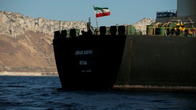 بتنسيق مع واشنطن.. اليونان توقف سفينة تحمل العلم الإيراني