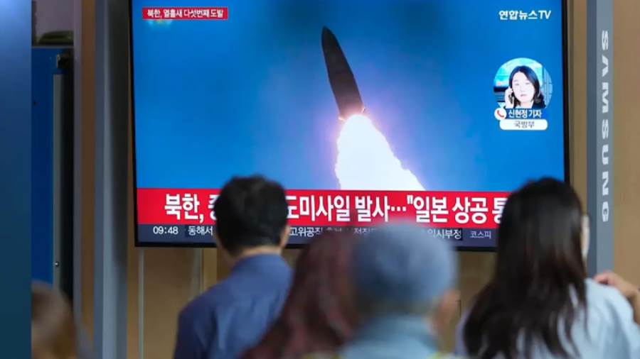 شاهد|| صاروخ كوري شمالي يحلق فوق اليابان ويشل حركتها وواشنطن تتوعد